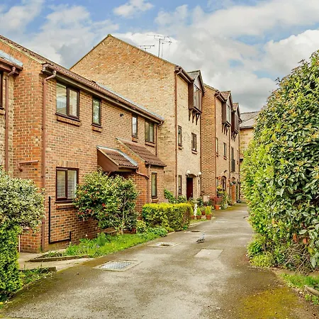 2 Bed In 91968 Knaresborough